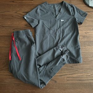 Charcoal grey figs scrubs set - great condition